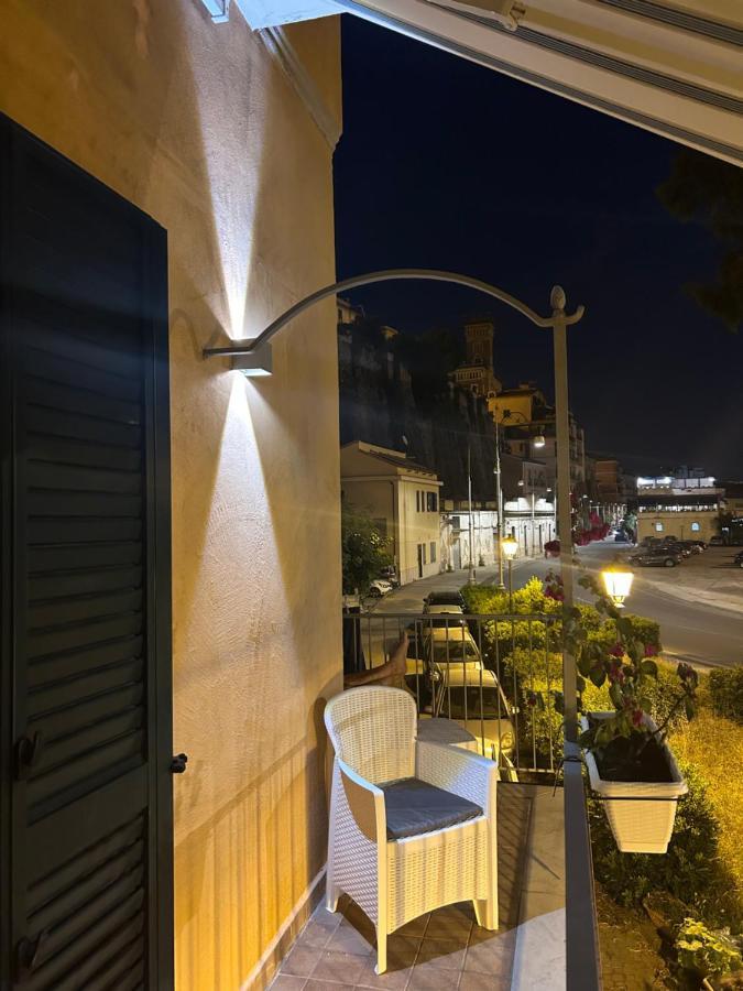Sissi House Salerno Apartamento Exterior foto